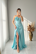 Vestido Azul Celeste Strapless Corset Rosa 3D Volantes Slit Gala cod.V592