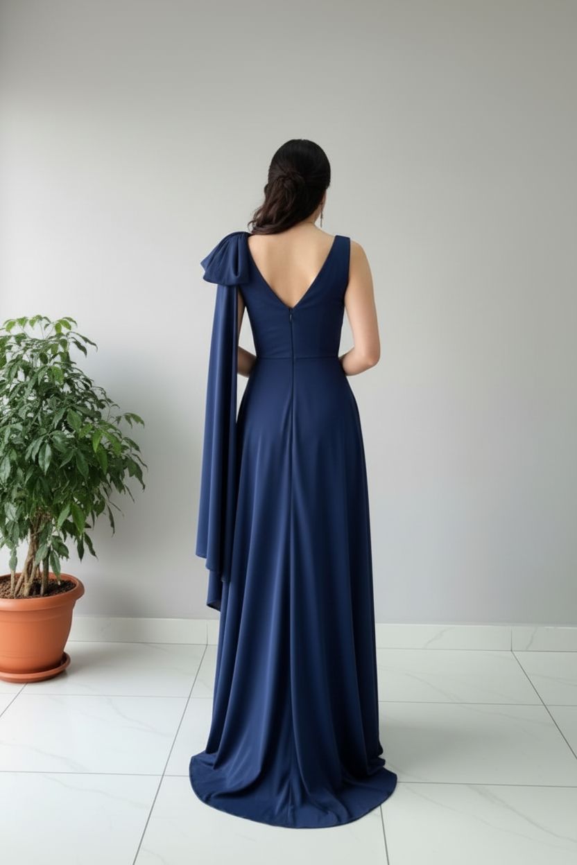 Vestido Azul Marino Escote V Cruzado Moño Capa y Abertura Lateral Alta cod.822