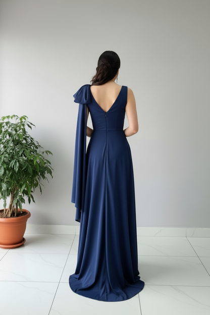 Vestido Azul Marino Escote V Cruzado Moño Capa y Abertura Lateral Alta cod.822