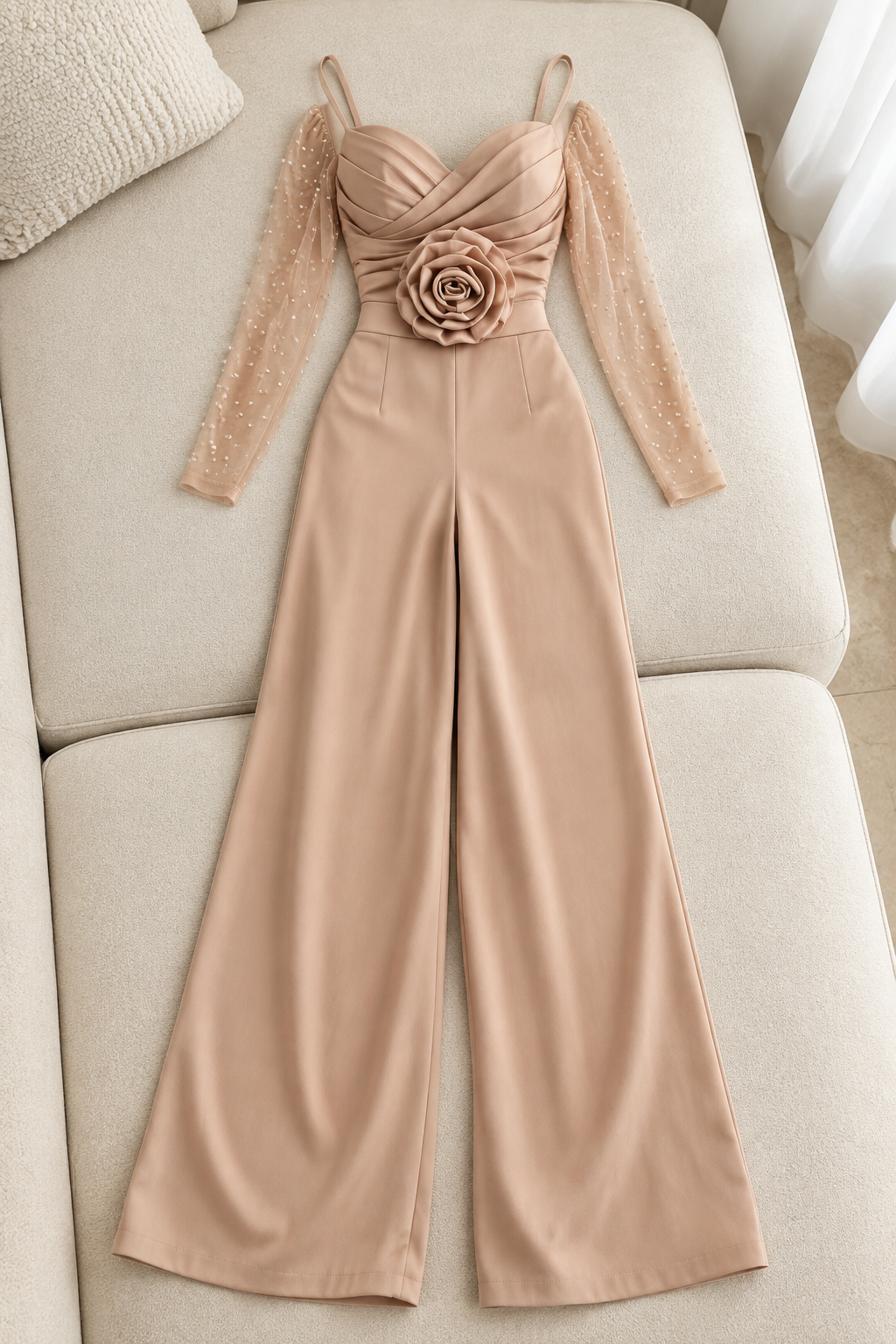 Enterizo nude bustier cruzado con rosa 3D y mangas de perlas cod. E0014