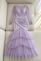 Vestido largo lila con mangas de perlas y falda de tul en capas cod. VC028