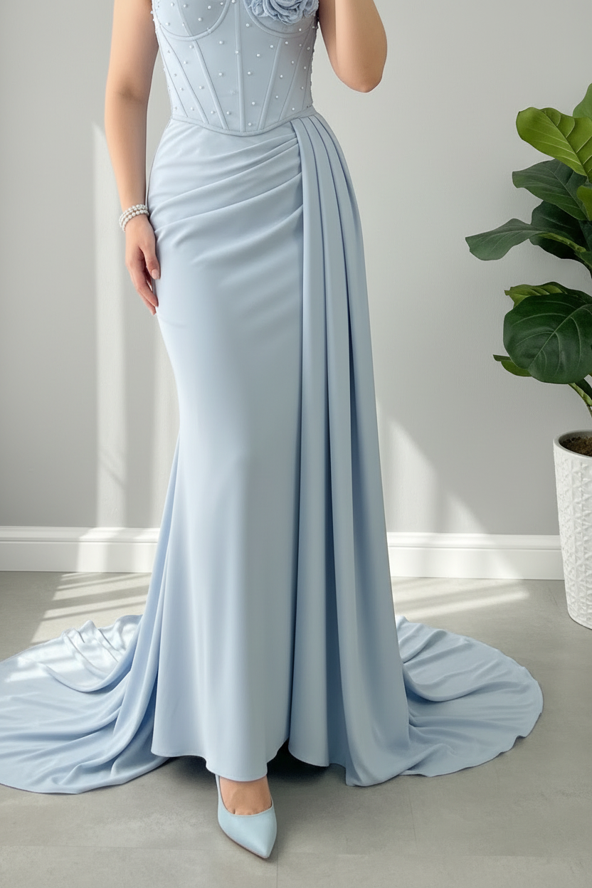 Vestido Azul Cielo Tirantes Corset con Perlas Rosa 3D y Cola Lateral cod.811