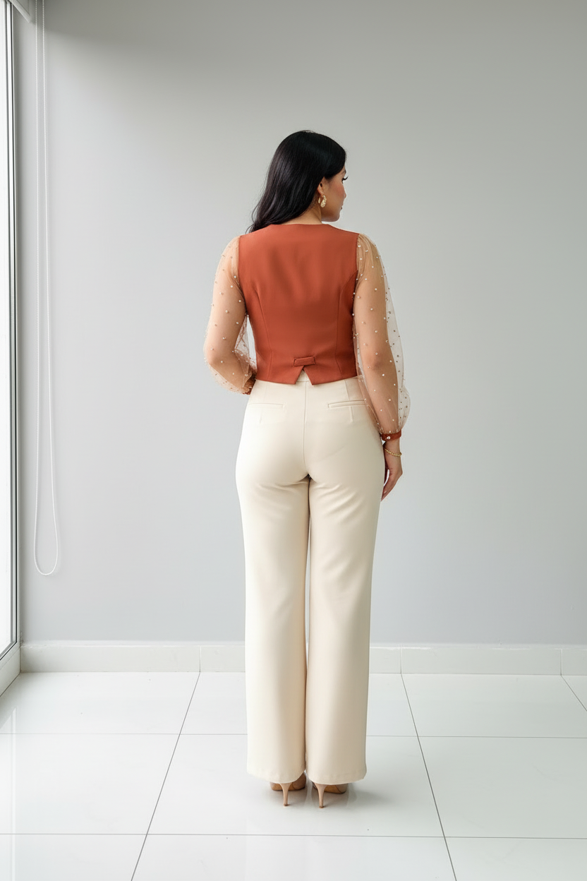 Conjunto Terracota Chaleco Doble Botonadura con Mangas Tul de Perlas y Pantalón Crema cod.661
