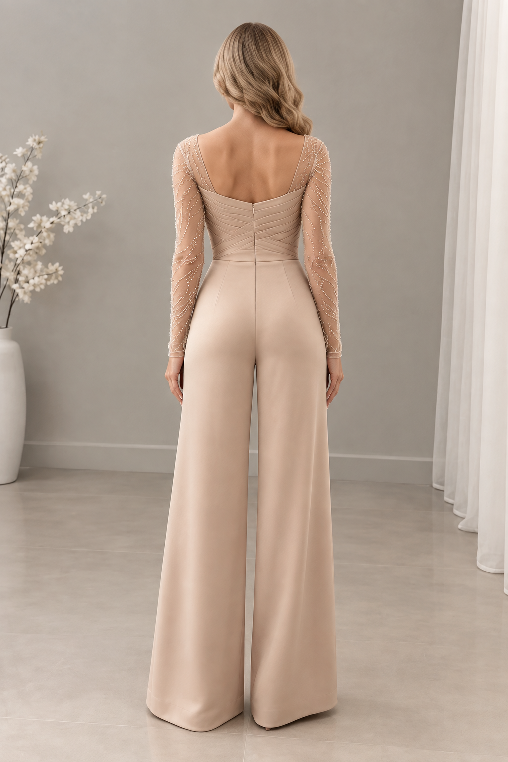 Enterizo champán bustier cruzado con rosa 3D y mangas bordadas cod. E0011