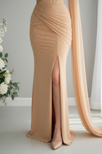 Vestido Champagne Dorado Un Hombro Perlas Capa Drapeada Abertura cod.V0037