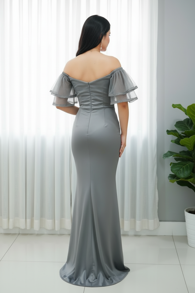 Vestido Gris Plateado Off-Shoulder Mangas Tul Dobles Perlas Rosa 3D y Falda Sirena cod.777