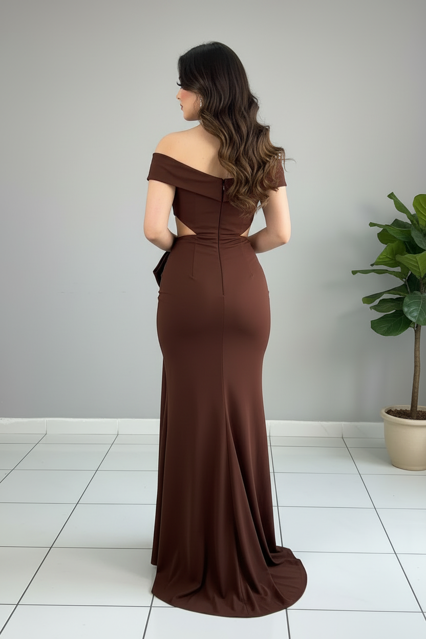 Vestido Formal Chocolate Off-Shoulder con Cutout y Lazo Lateral Falda Sirena cod.542