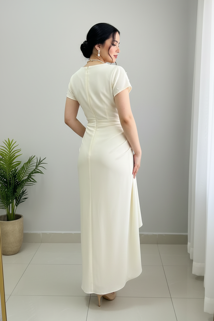 Vestido Drapeado Crema — Perlas, Broche & Falda Asimétrica cod.872