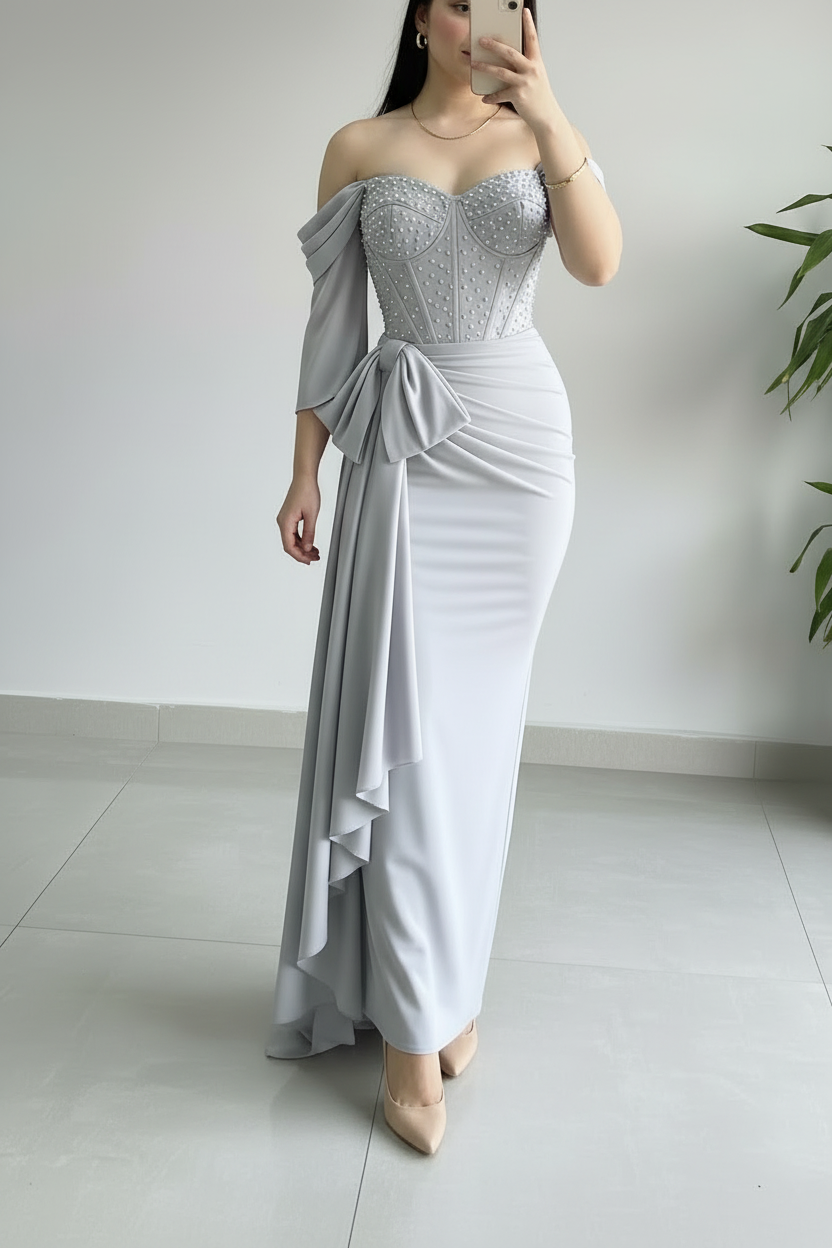 Vestido Formal Gris Plateado Off-Shoulder Corset de Perlas con Lazo Drapeado cod.521