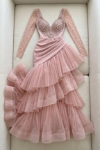 Vestido largo rosa empolvado con pedrería, tul en capas y cola cod. VC038