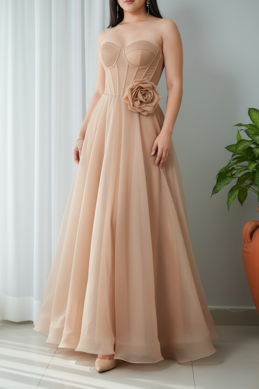 Vestido Champagne Strapless Corsé con Rosa 3D y Falda Organza Maxi cod.979