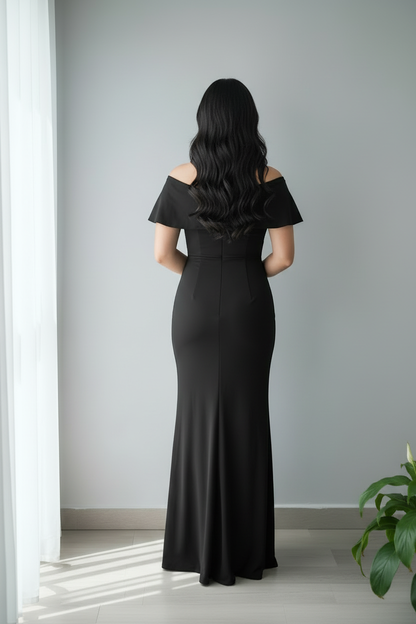 Vestido Negro Off-Shoulder Manga Corta Silueta Ajustada con Abertura cod.737