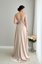 Vestido champagne bordado floral evasé C.1928