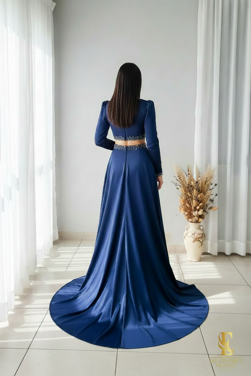 Vestido Navy Manga Larga Escote Ilusión con Cristales y Abertura cod.V284