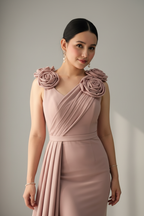 Vestido Rosa Palo Sirena Rosas 3D Hombros y Cola Lateral — Gala y Eventos de Lujo cod.0071