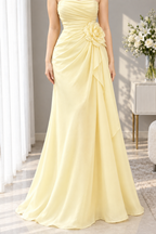 Vestido amarillo mantequilla strapless drapeado con flor 3D cod. VC008