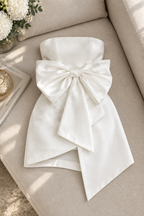 Mini Vestido Blanco Strapless Gran Lazo Oversize Falda Asimétrica cod.V0043