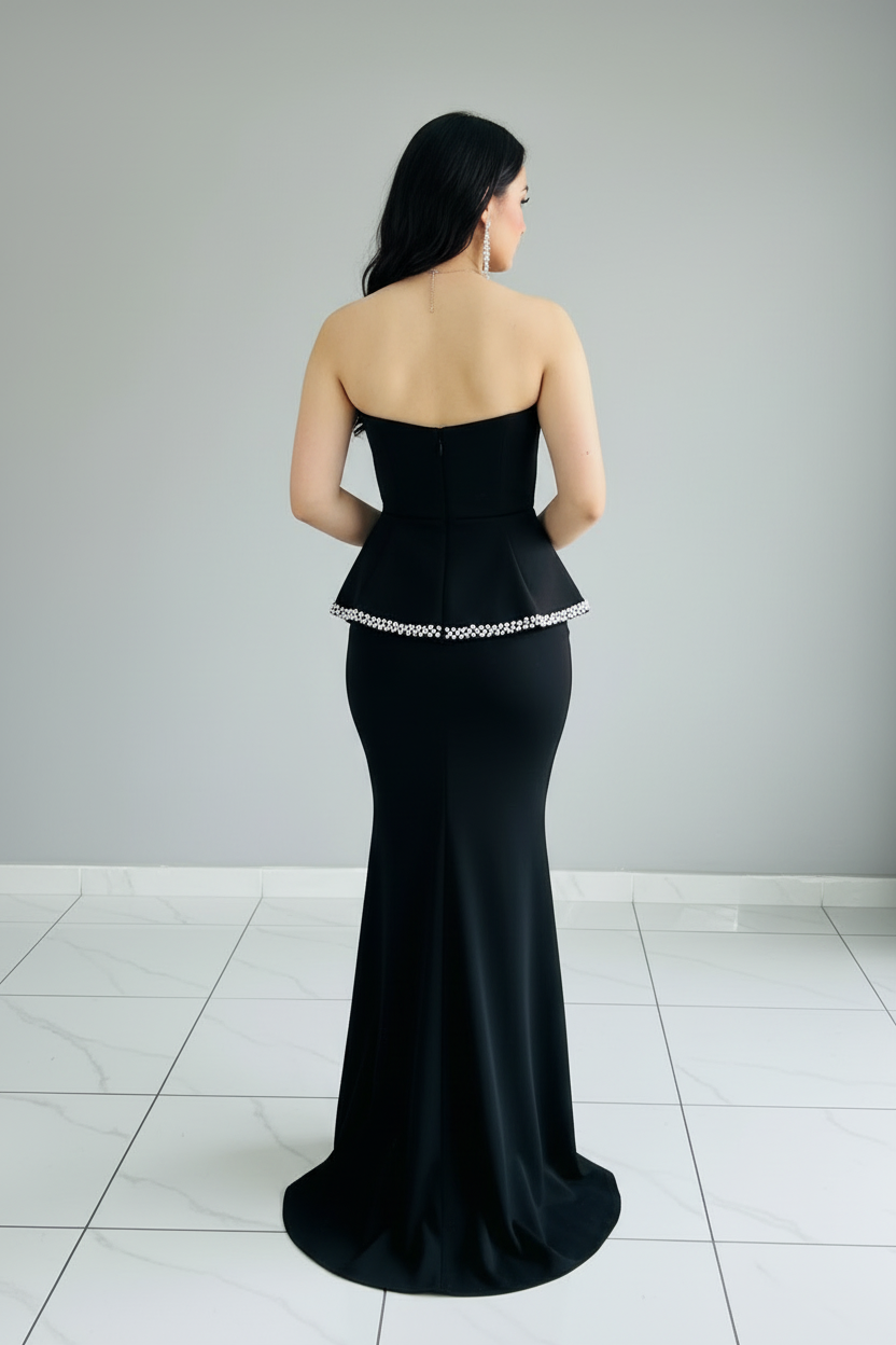 Vestido Formal Negro Strapless con Peplum Geométrico de Perlas y Falda Sirena cod.543