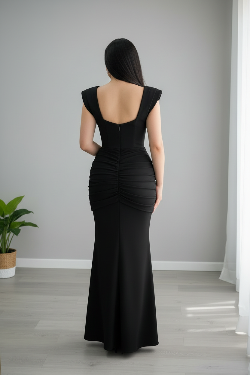 Vestido Negro Escote Corazón Tirantes Estructurados Drapeado Sirena cod.742