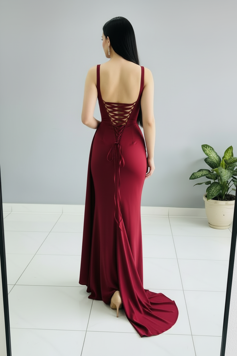 Vestido Rouge Siren – Gown Borgoña con Rosa & Cola Dramática cod.669