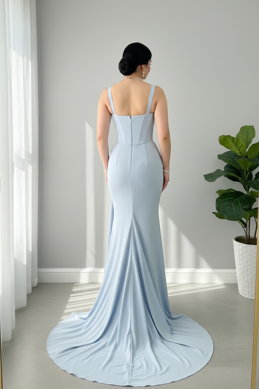 Vestido Azul Cielo Tirantes Corset con Perlas Rosa 3D y Cola Lateral cod.811