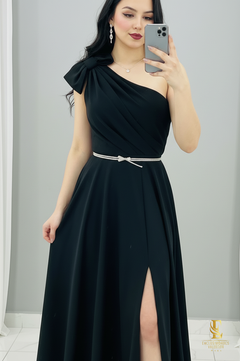 Vestido Negro Largo Un Hombro Moño Cinturón Plateado Falda A-Line Abertura cod.V304