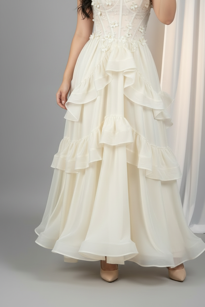 Vestido Ivory Strapless Corsé Flores 3D con Falda Capas Organza Maxi cod.985