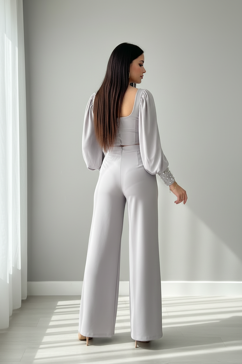 Conjunto Gris Perla Corset + Pantalón Palazzo con Mangas Abullonadas y Perlas cod.C779