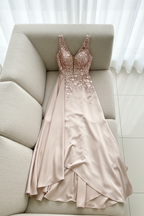 Vestido champagne bordado floral evasé C.1928