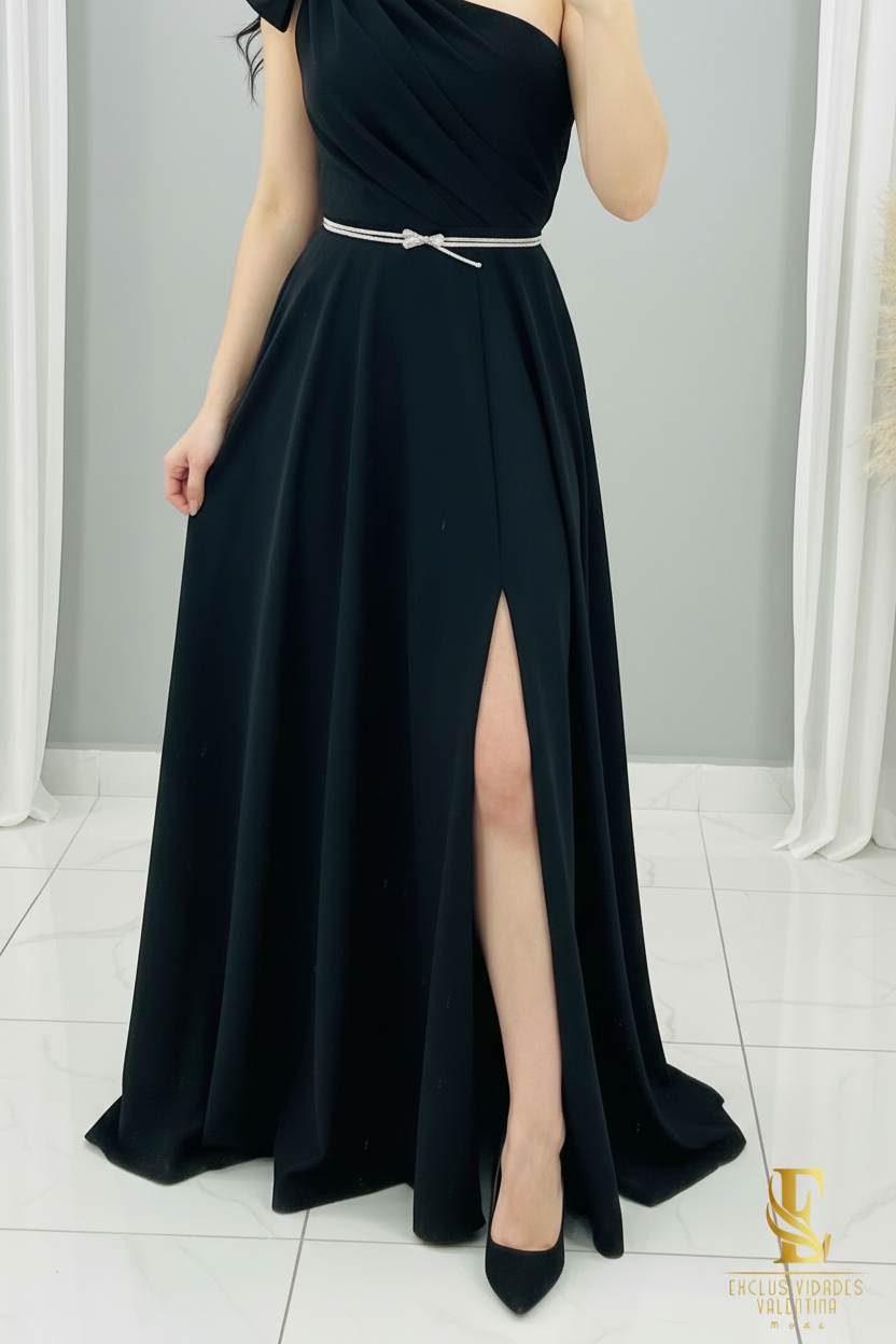 Vestido Negro Largo Un Hombro Moño Cinturón Plateado Falda A-Line Abertura cod.V304