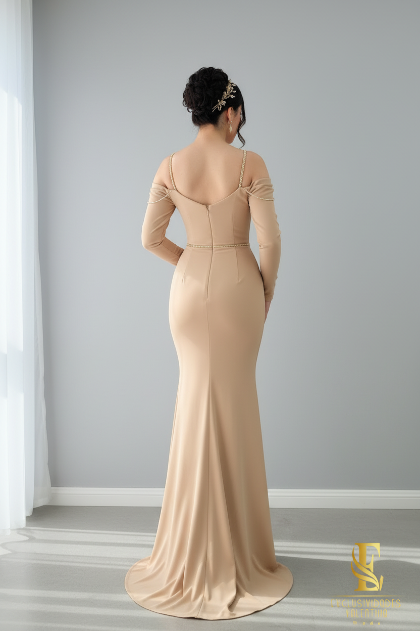 Vestido Champagne Dorado Sirena Manga Larga con Tirantes y Cadenas de Perlas cod.0072