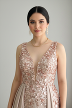 Vestido champagne bordado floral evasé C.1928