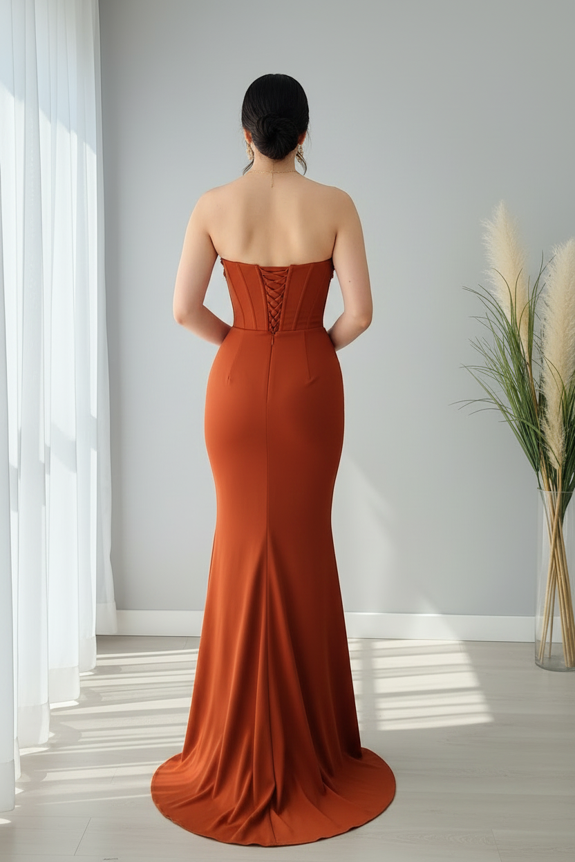 Vestido Sirena Terracota — Escote Corazón Strapless, Flores 3D & Corpiño Fruncido cod.896