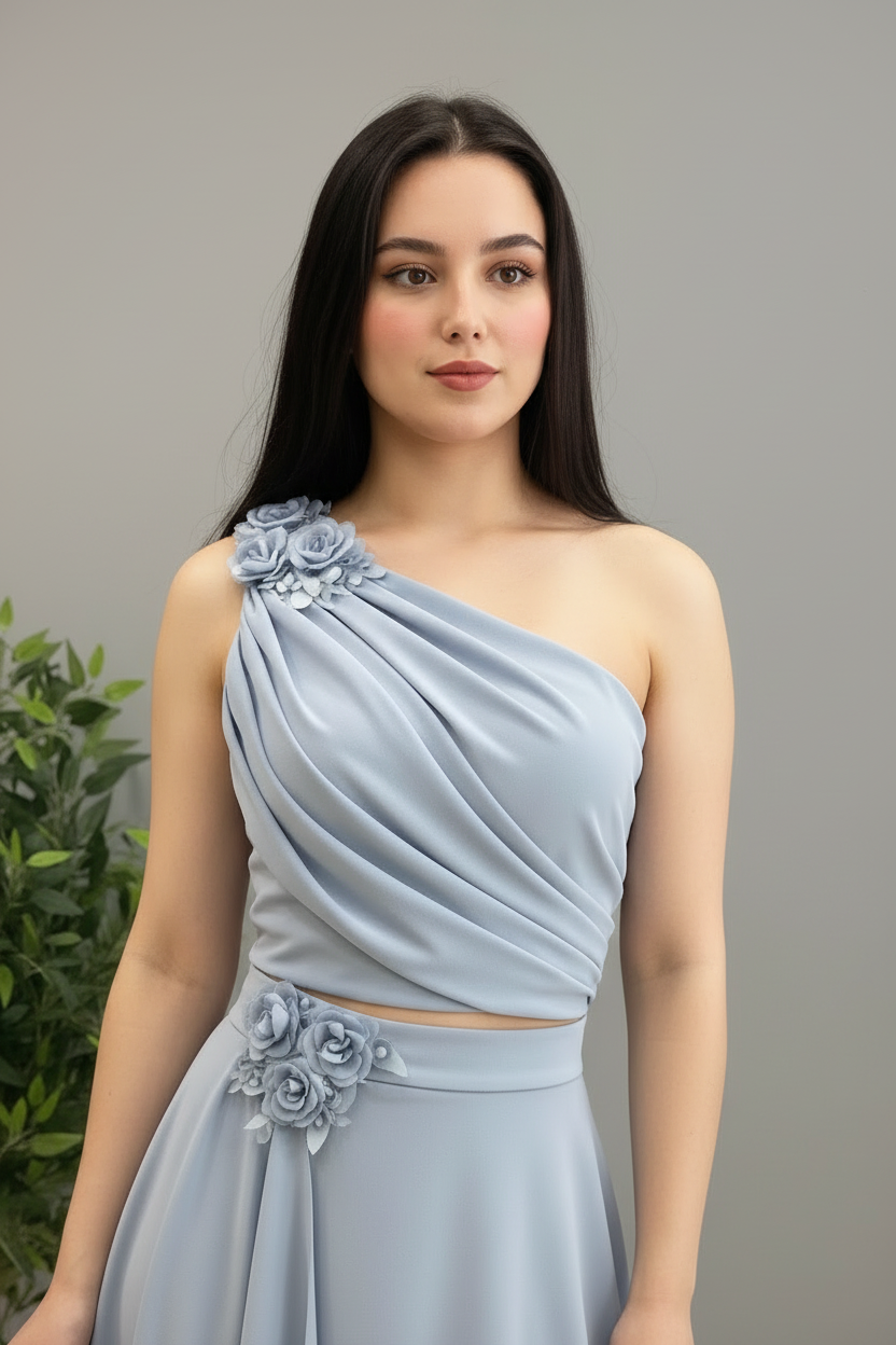 Conjunto Steel Blue Rose – Top Un Hombro Drapeado con Rosas 3D + Falda Asimétrica cod.684