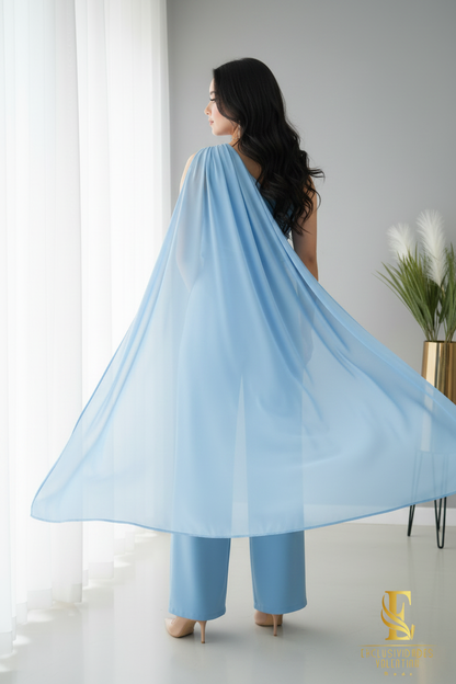 Conjunto Azul Cielo — Top Drapeado Un Hombro con Capa & Palazzo cod.0044