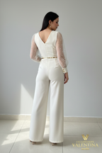 Enterizo Blanco Marfil Escote V con Mangas Tul Perlas y Botones Dorados cod.E552