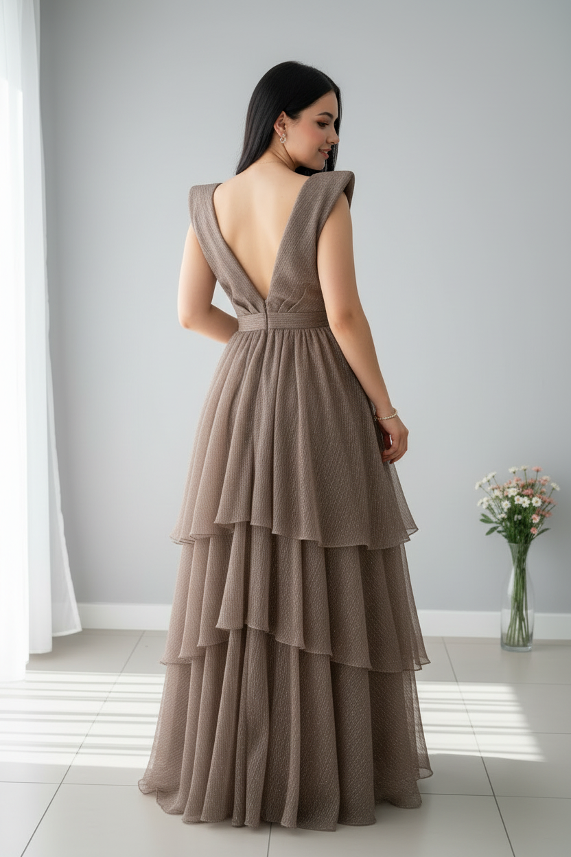 Vestido Gala Taupe Capas con Escote V y Hombros Volante cod.V0030