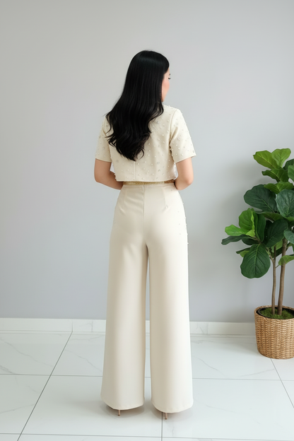 Conjunto Crema Blazer Corto con Perlas y Pantalón cod.641