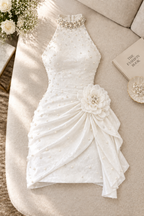 Mini Vestido Blanco Halter Perlas Flor 3D Falda Drapeada cod.V0046