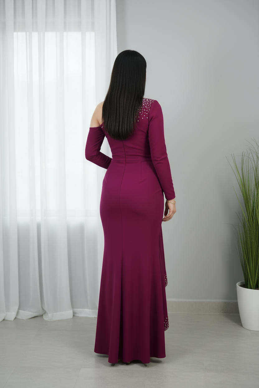 Vestido Ciruela Un Hombro Perlas Ruedo Asimétrico | VM-018