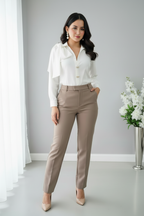 Pantalón beige talle alto recto cigarette pinzas C.1948