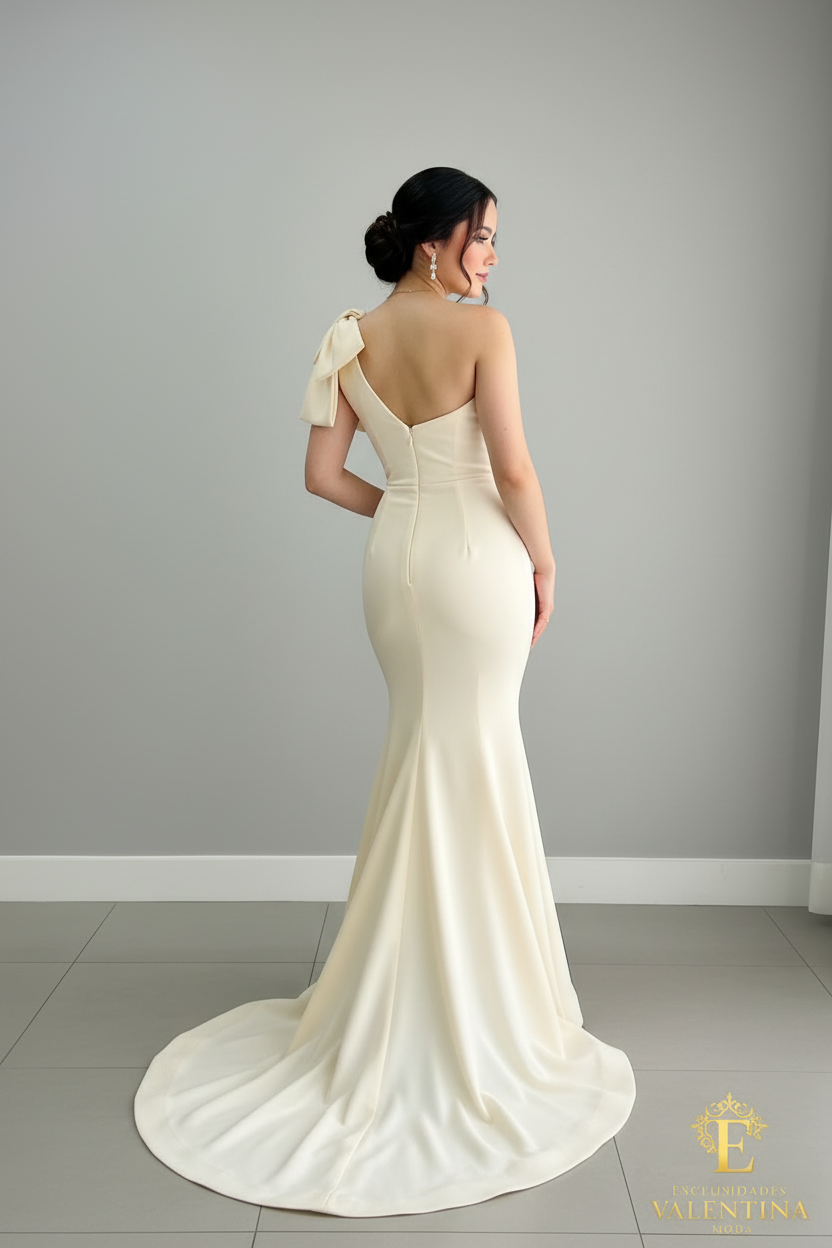 Vestido Marfil Un Hombro Lazo Doble Sirena Cola Larga cod.927