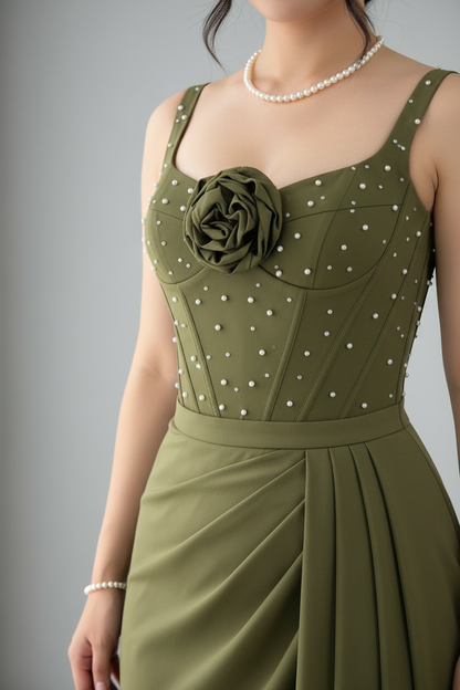 Vestido Verde Oliva Tirantes Corset con Perlas Rosa 3D y Drapeado Asimétrico cod.816