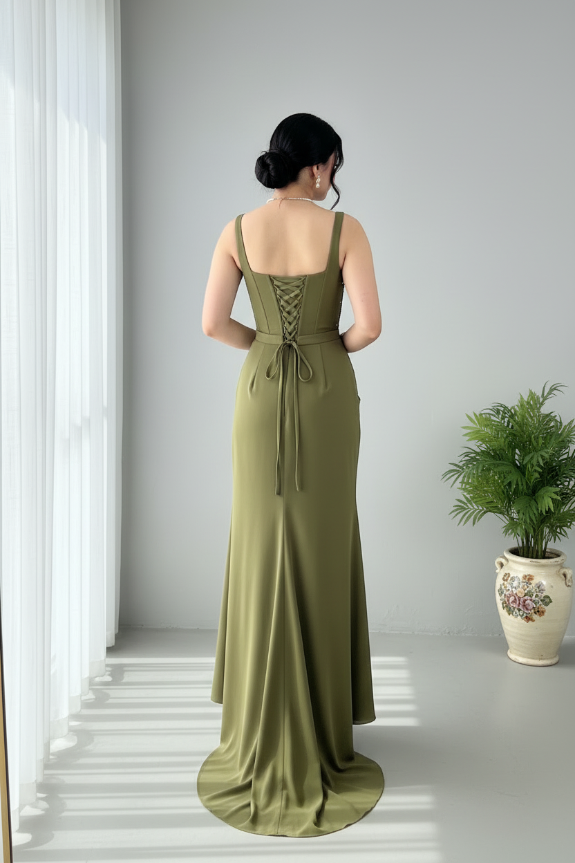 Vestido Verde Oliva Tirantes Corset con Perlas Rosa 3D y Drapeado Asimétrico cod.816