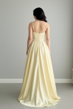 Vestido amarillo pastel mariposas 3D ball gown C.1937