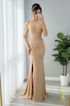 Vestido Champagne Dorado Sirena Manga Larga con Tirantes y Cadenas de Perlas cod.0072