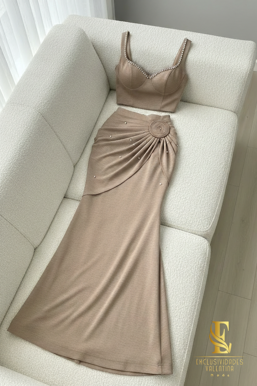 Conjunto Dos Piezas Champagne con Broche Espiral cod.C237