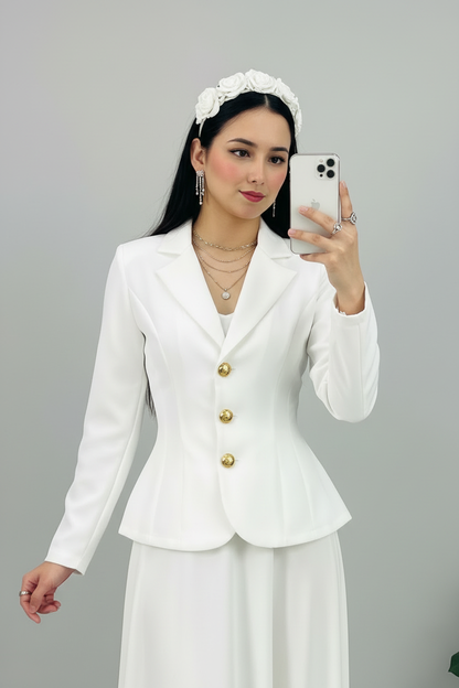 Conjunto Formal Blanco Blazer con Botones Dorados y Falda Maxi cod.501