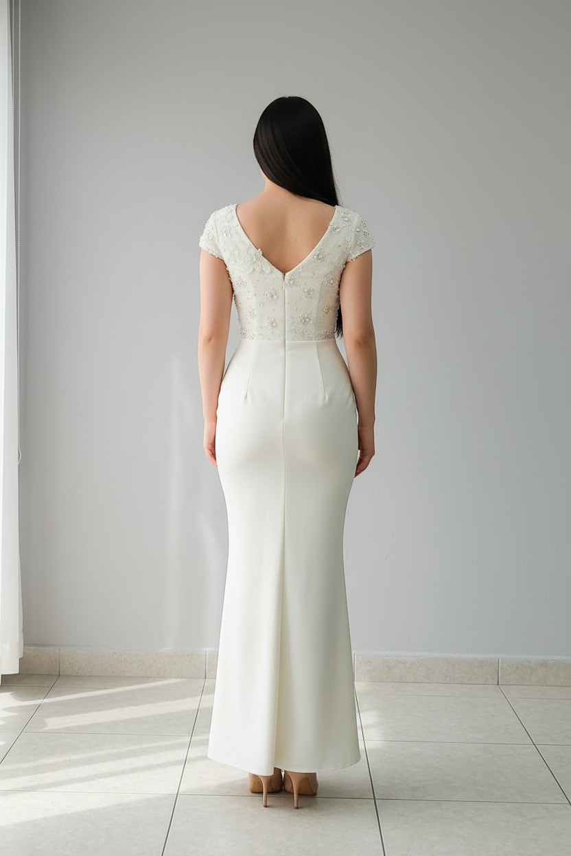 Vestido Formal Blanco con Apliques de Perlas y Flores cod.496