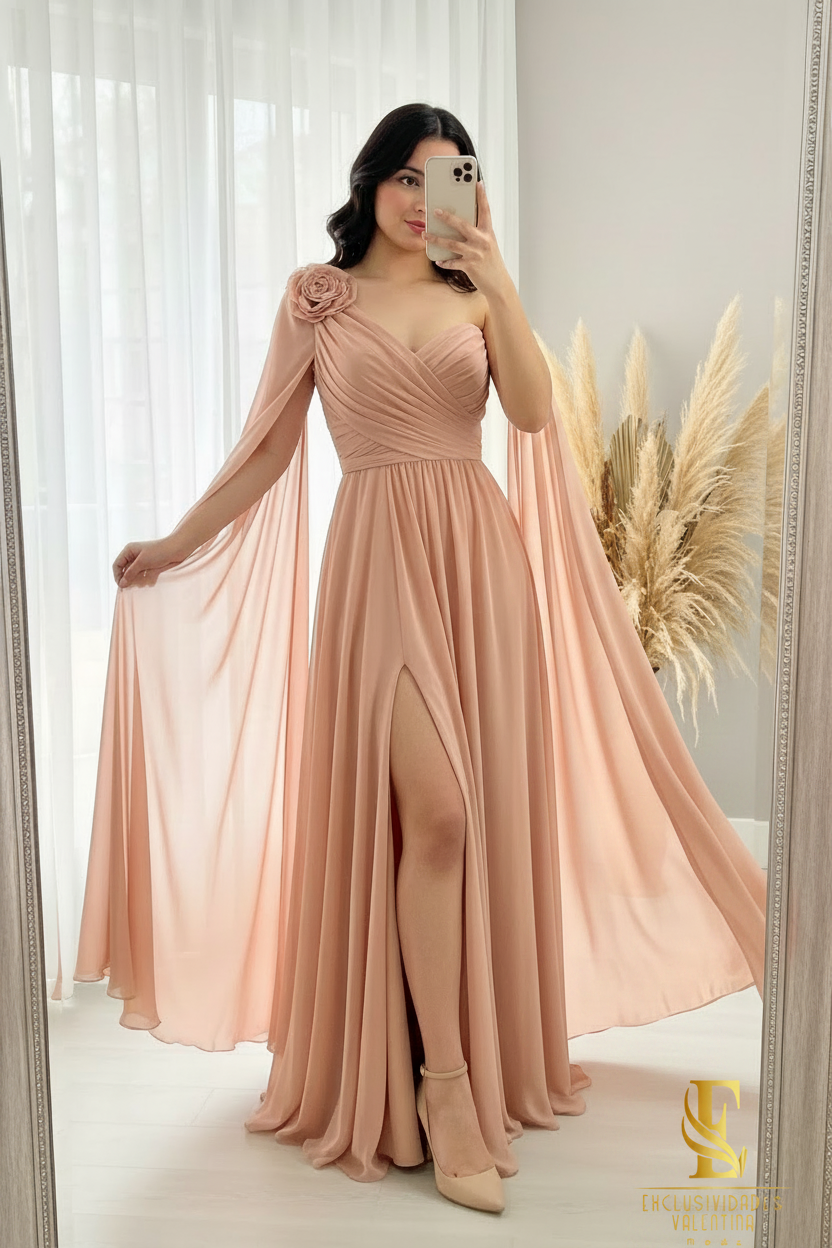 Vestido Rosa Palo One-Shoulder Chifón con Flor, Capa y Abertura cod.0081